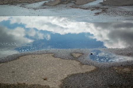 Ea09155gasstationpuddle72