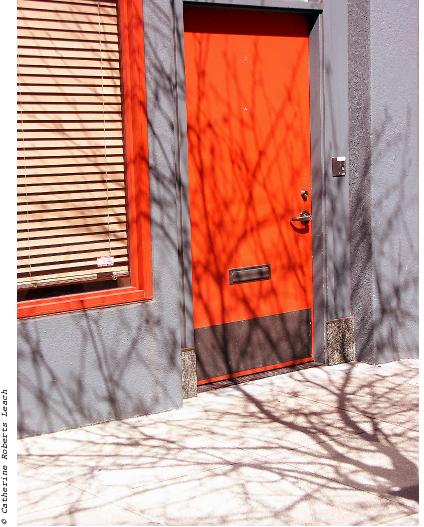 S06040reddoor